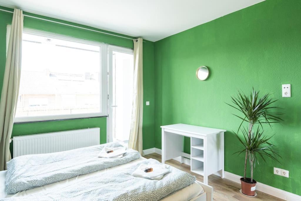 Nature Inspiration Apartment With Balcony & Grill Bbq In Duisburg Mitte Central Station 10 Mins & Big Tv With Photo Lights エクステリア 写真