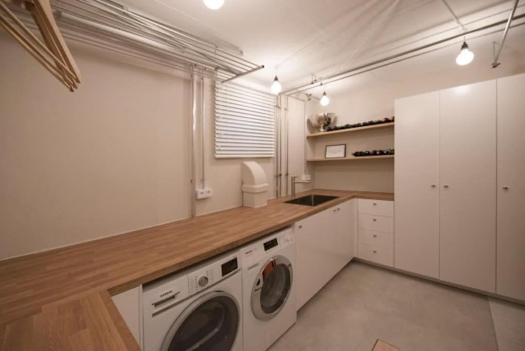 Nature Inspiration Apartment With Balcony & Grill Bbq In Duisburg Mitte Central Station 10 Mins & Big Tv With Photo Lights エクステリア 写真